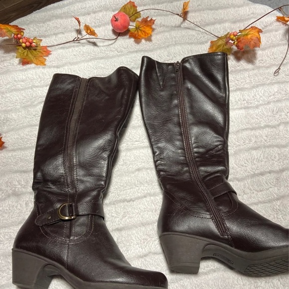 Brown knee high boots size 7.5 - Picture 2 of 7